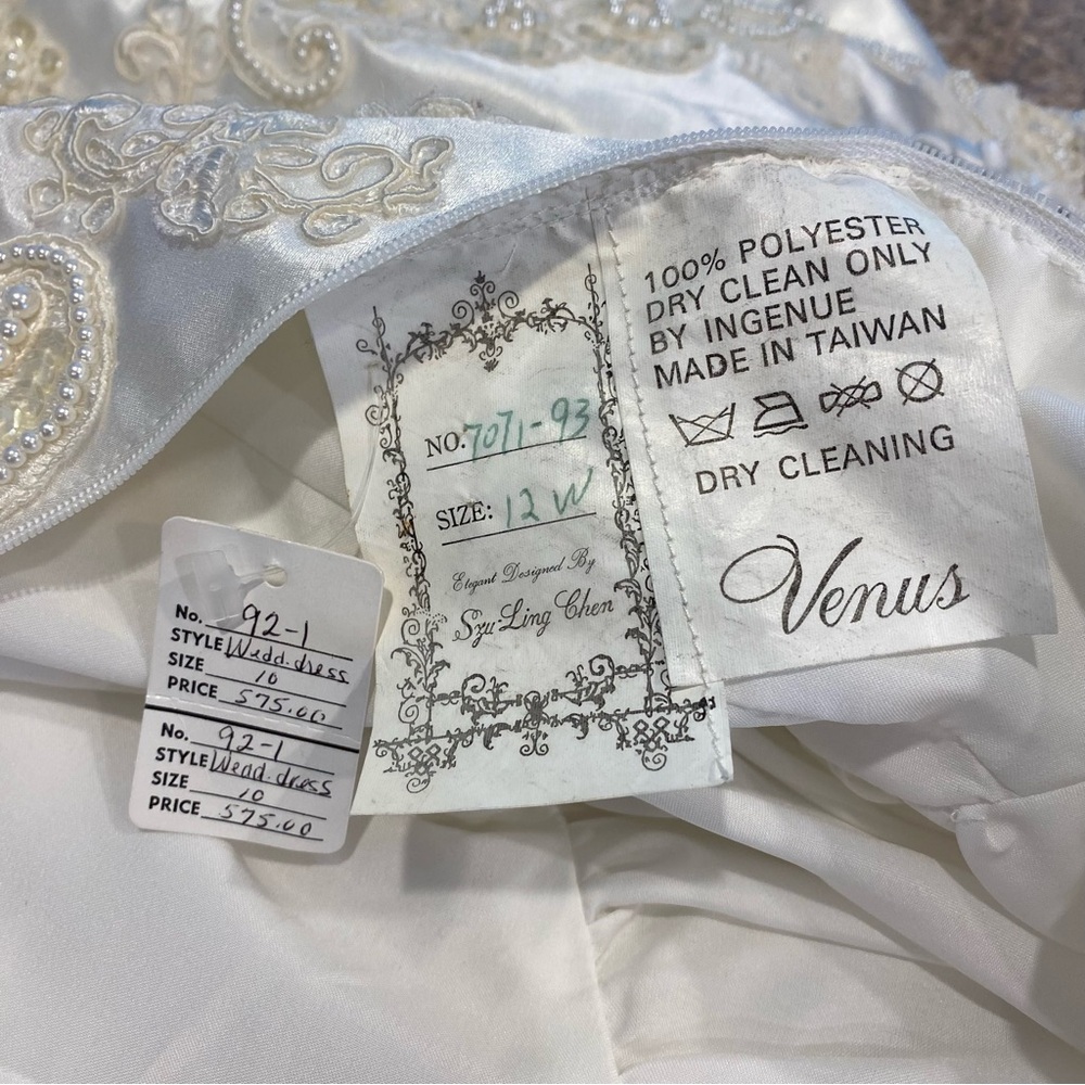 Szu Ling Chen Bridal Gown Beading Long Detachable Train Vintage -Says 12W and 10 - Picture 13 of 17